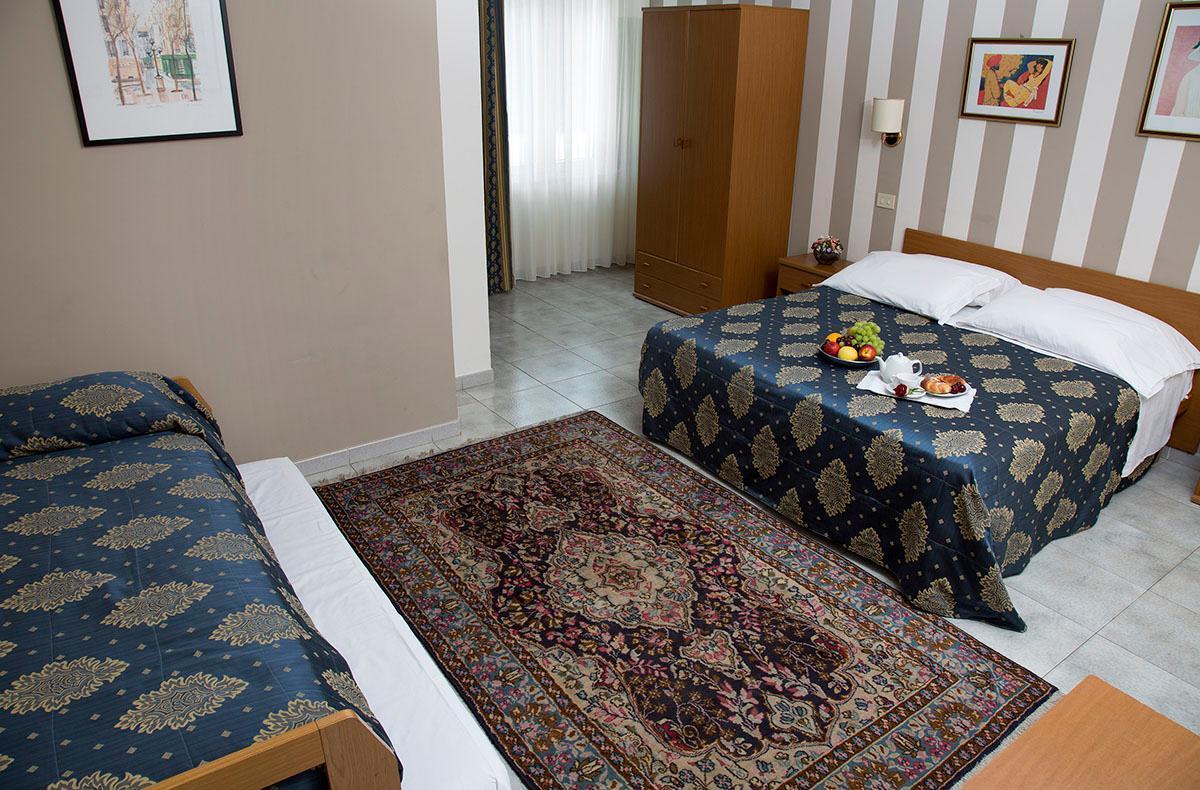Hotel Redebora Torregrotta Eksteriør billede