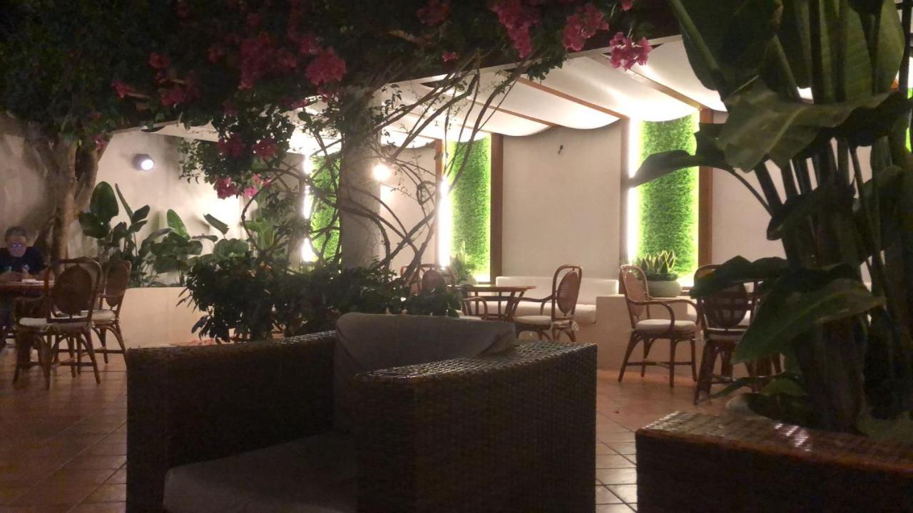 Hotel Redebora Torregrotta Eksteriør billede
