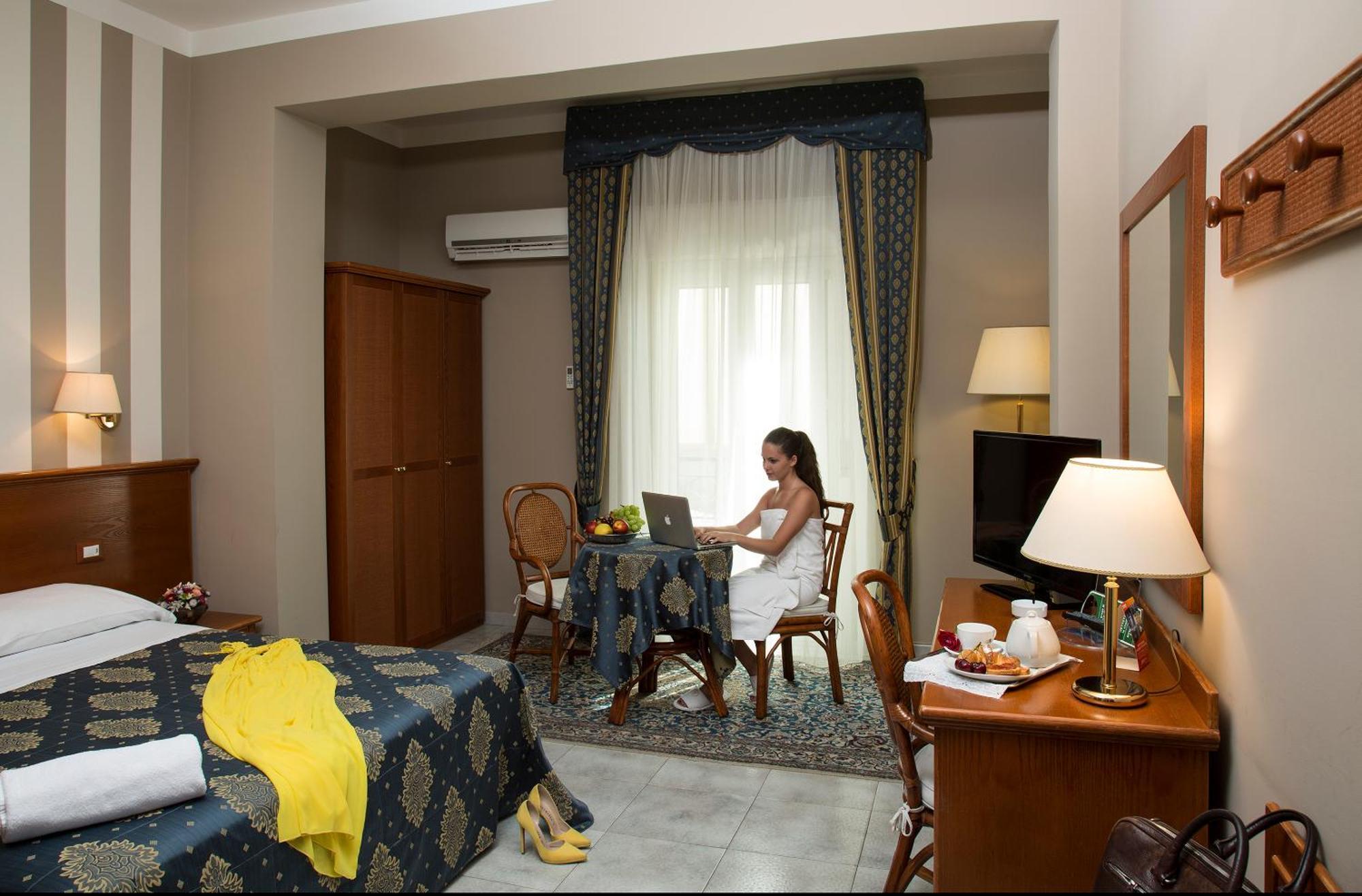 Hotel Redebora Torregrotta Værelse billede